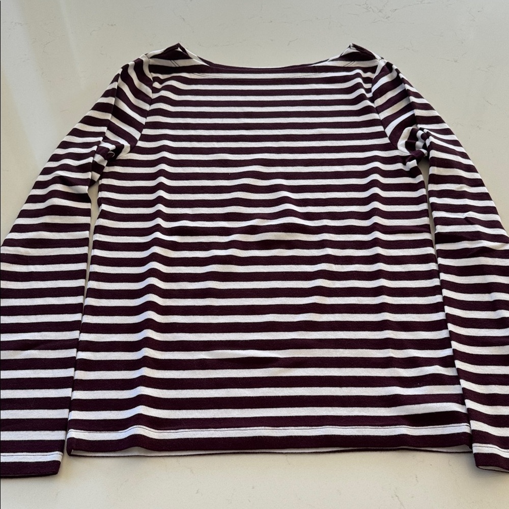 GAP Burgundy and White Striped Tee Size: L NWOT ✨